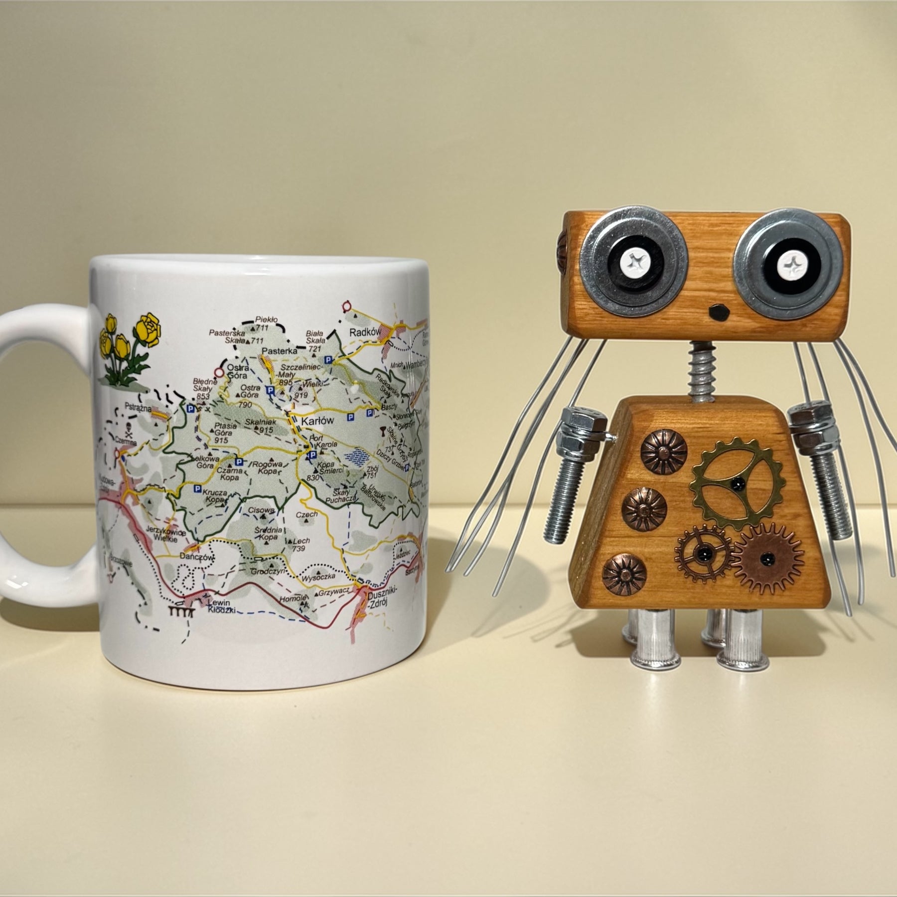 Alicia - Wooden Steampunk Robot
