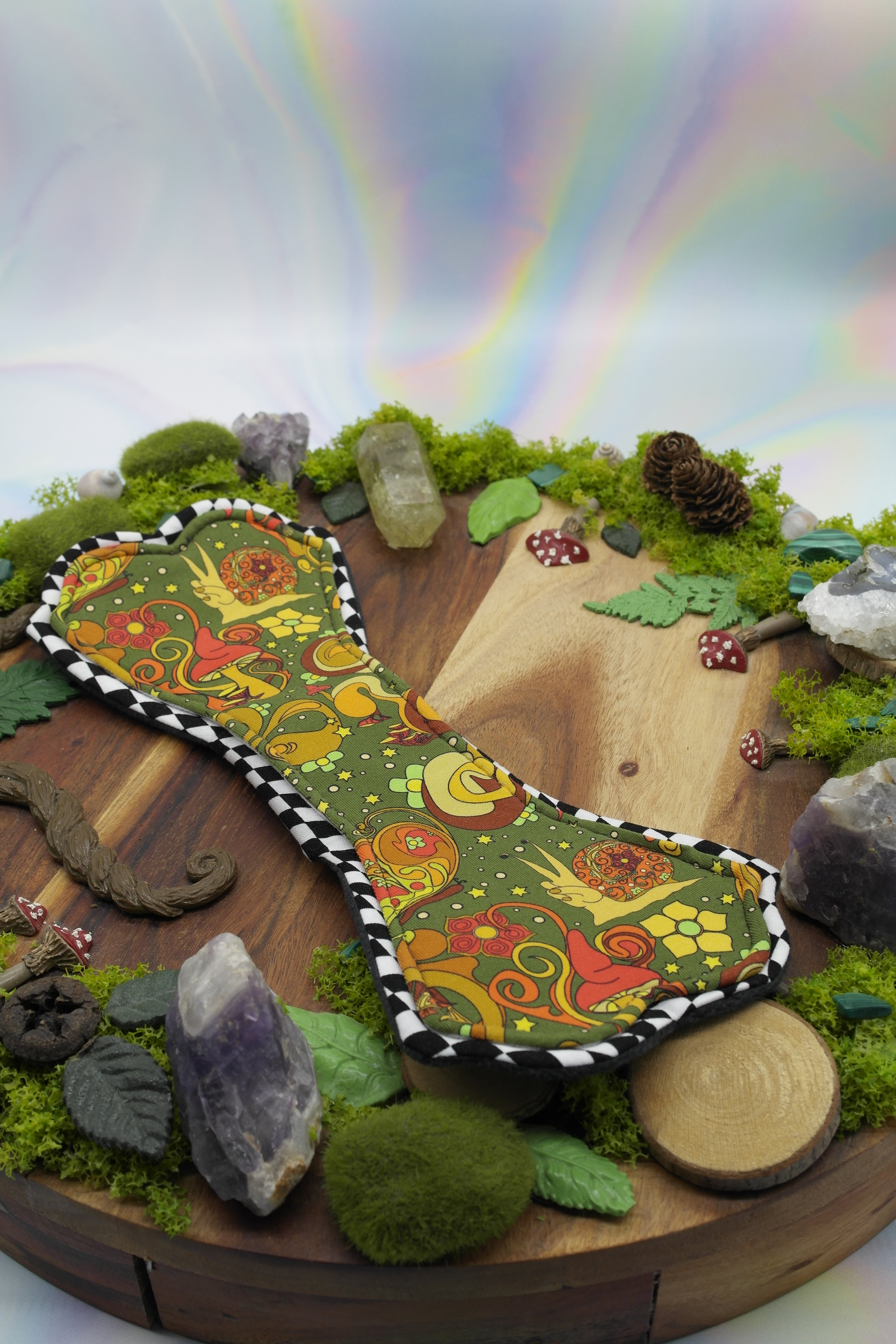 Eco-friendly reusable cloth pad 12" Moderate (Lips of an Angel) - Dig the Flow Vibes