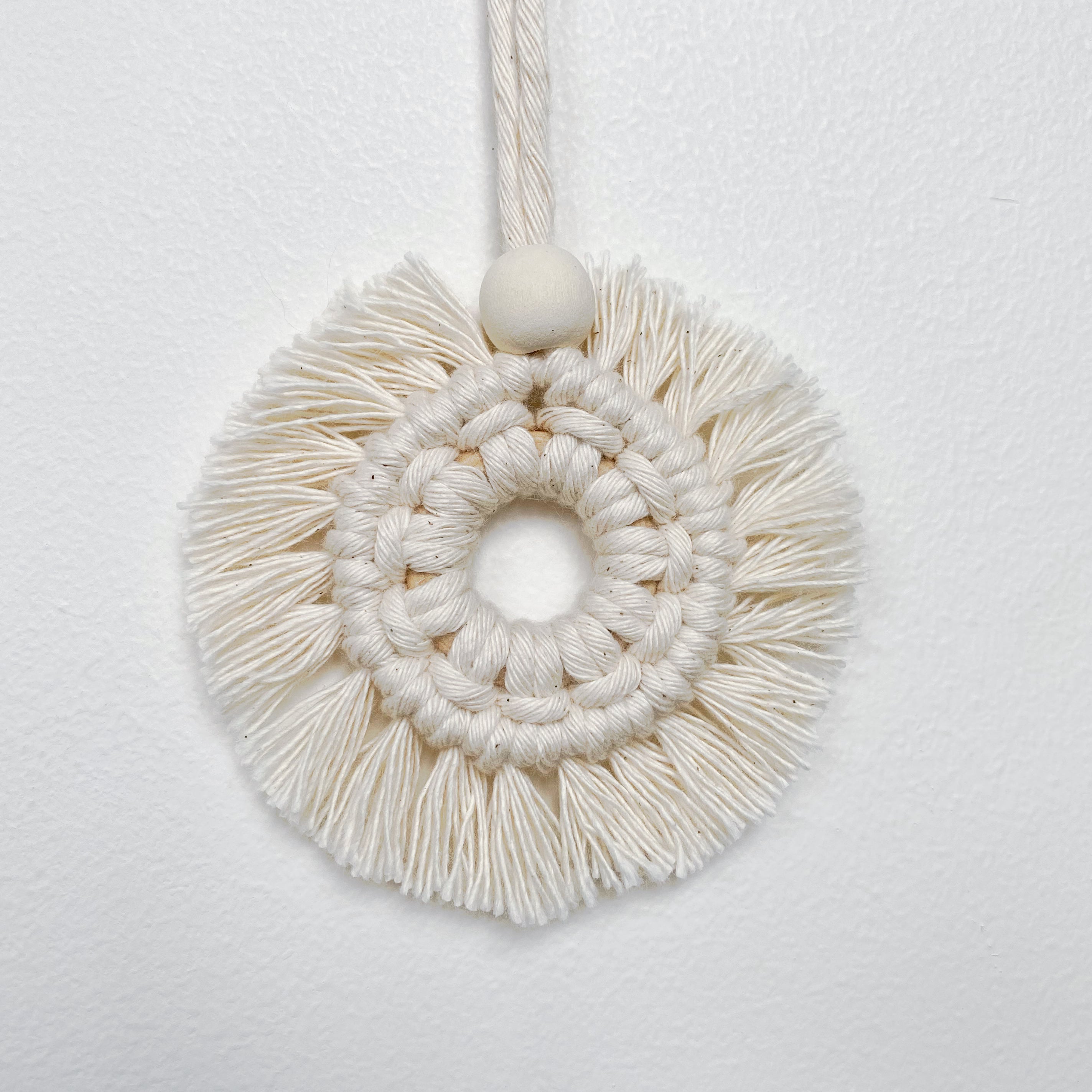 Macrame Christmas wreath ornament - Set of 3