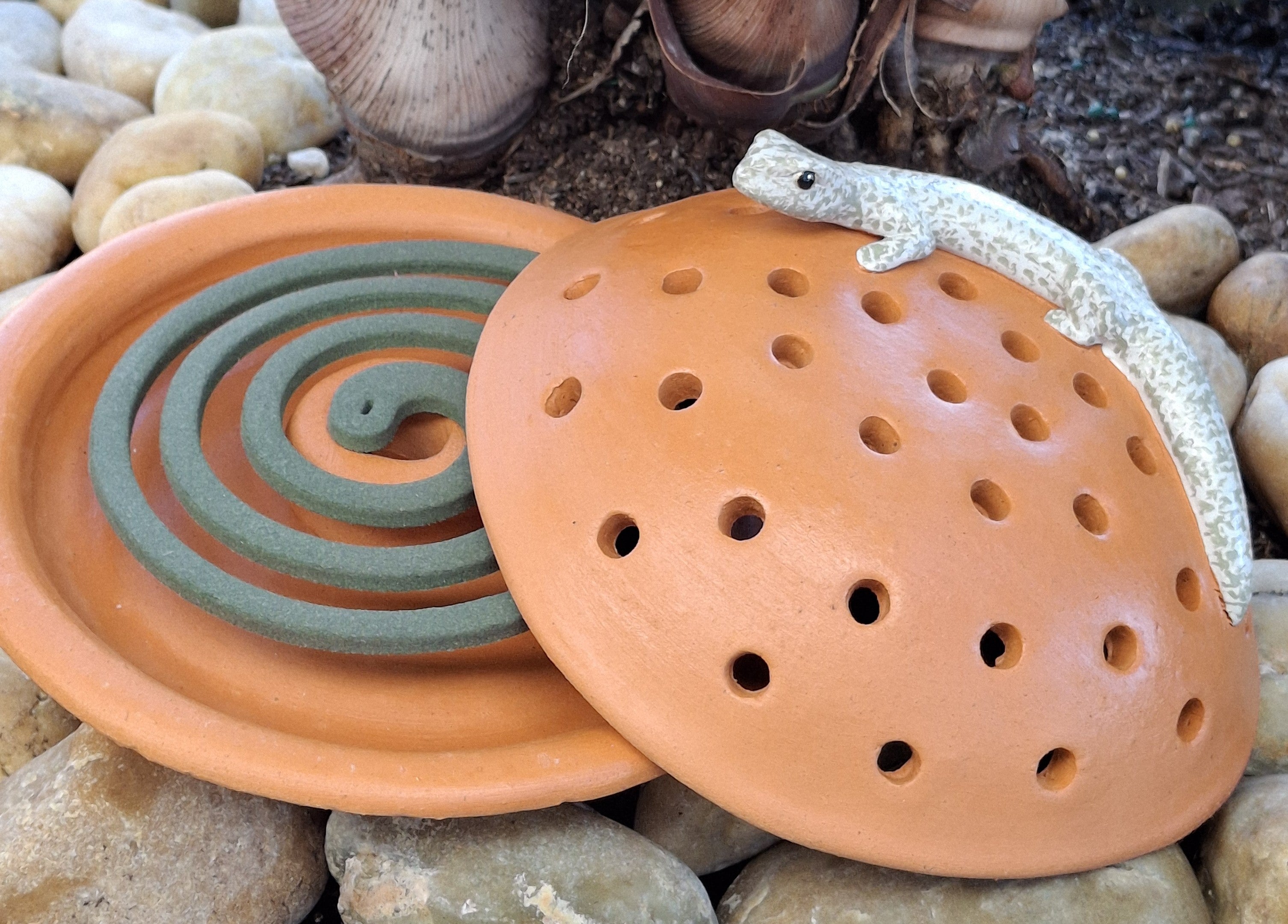 Mosquito Coil Holder with built in stand, Grey Gecko Design