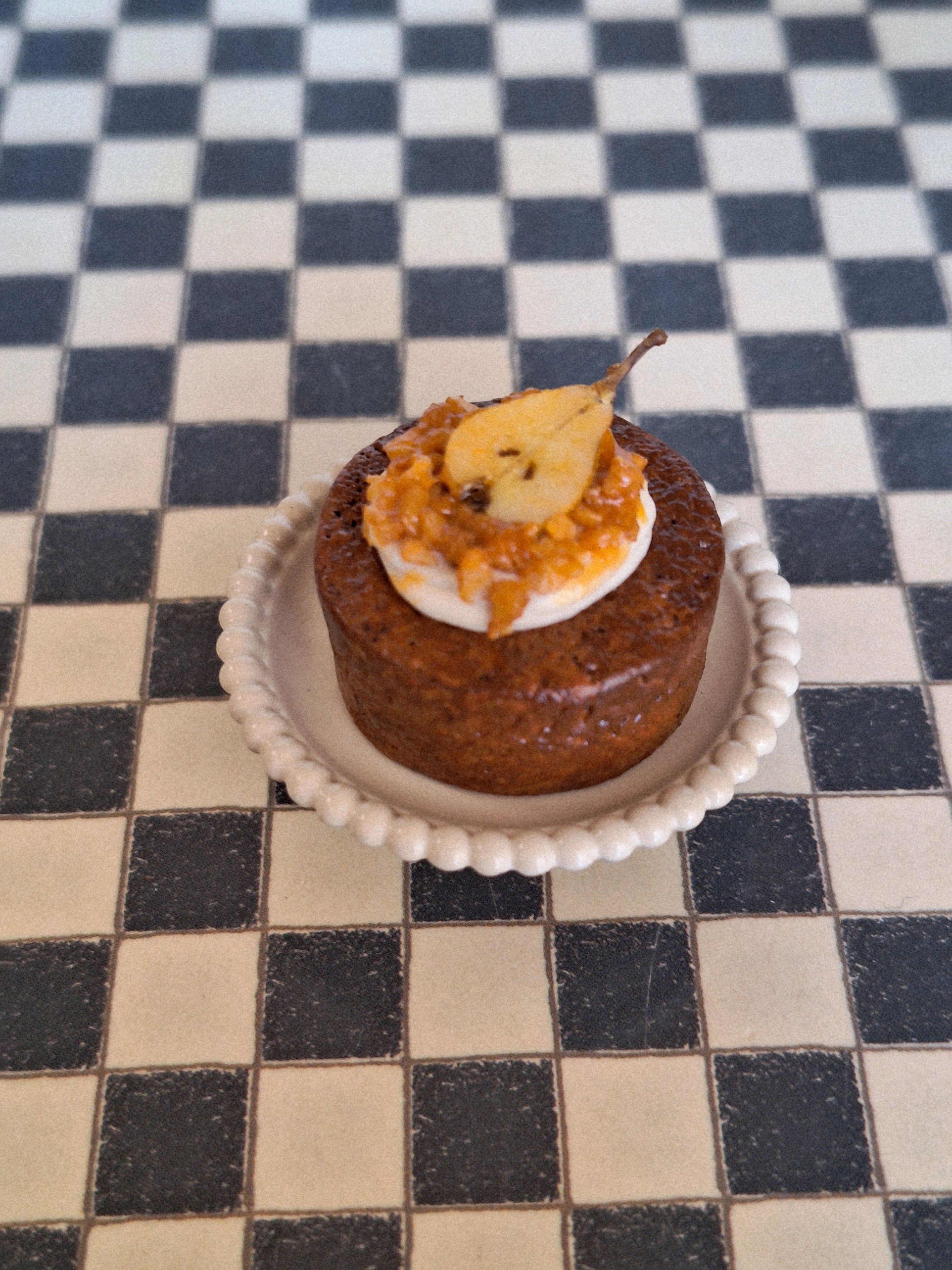 CARAMEL PEAR CAKE, 1:12 scale