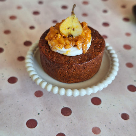 CARAMEL PEAR CAKE, 1:12 scale