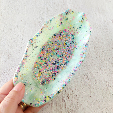 Wavy Oval Candy Dish - Trinket Dish - Resin Trinket Tray/Catchall