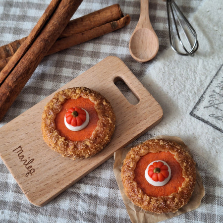 Pumpkin Galette, 1:6 scale