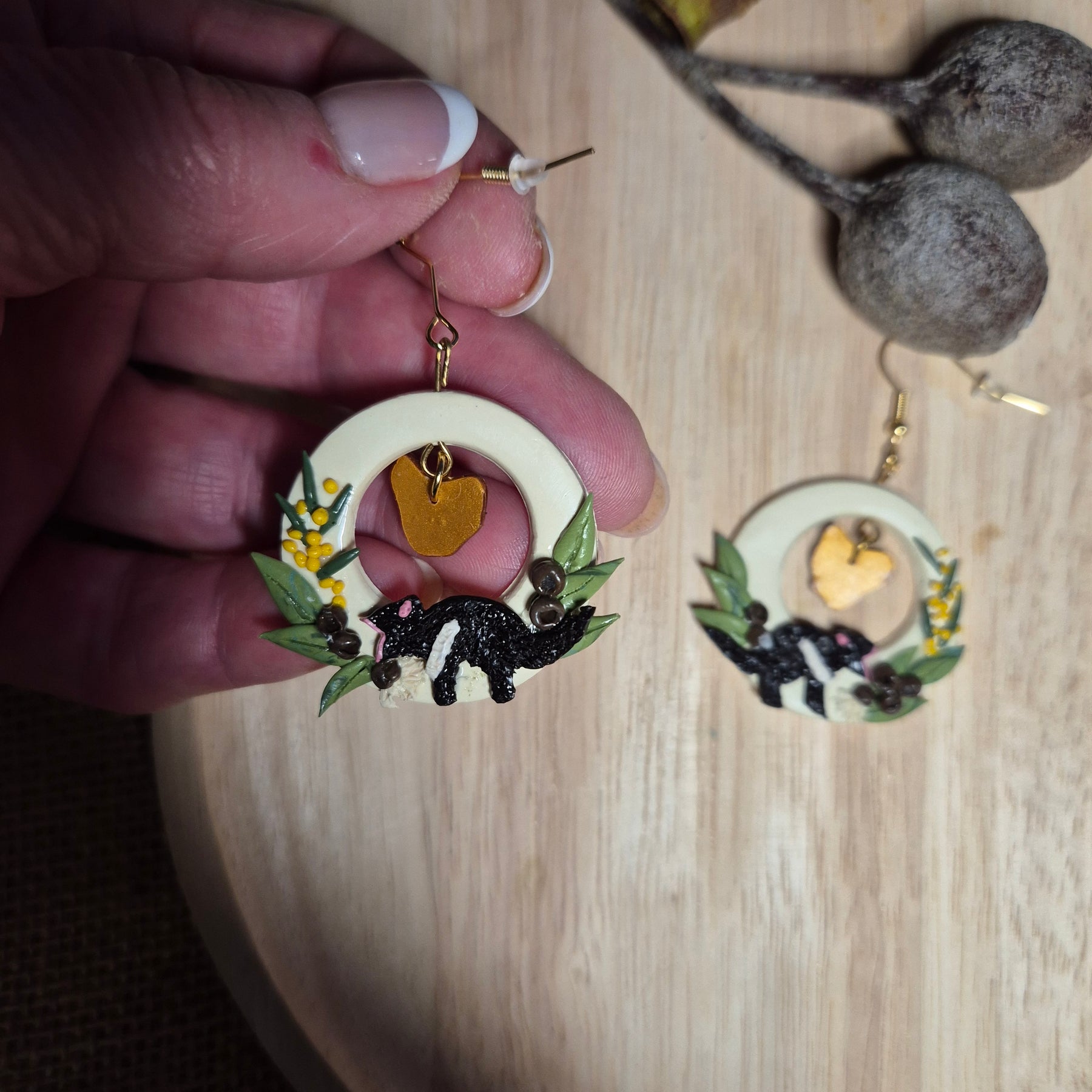 Devil in Tasmania Dangle earrings