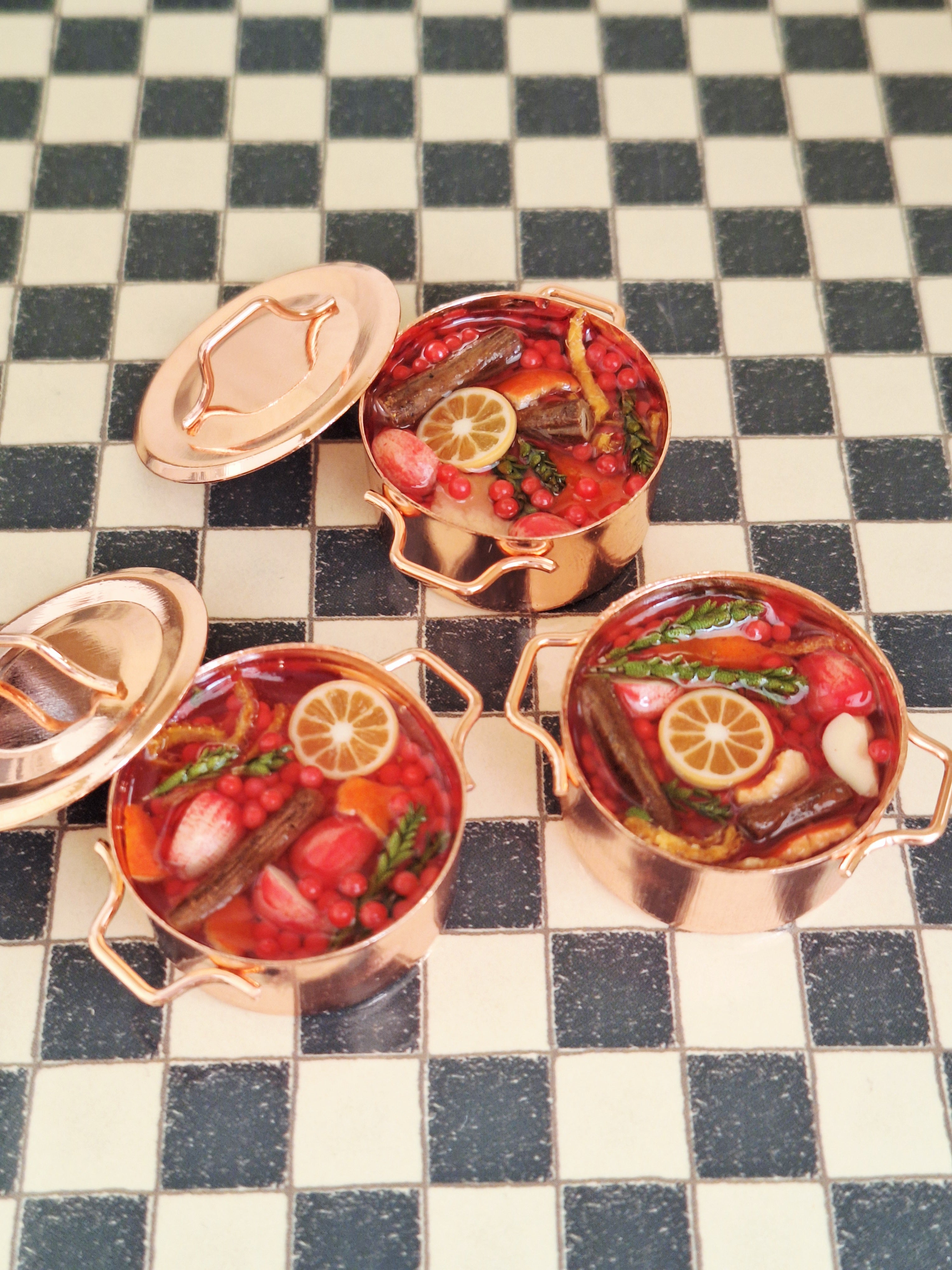 Christmas simmer pot 1:12 scale