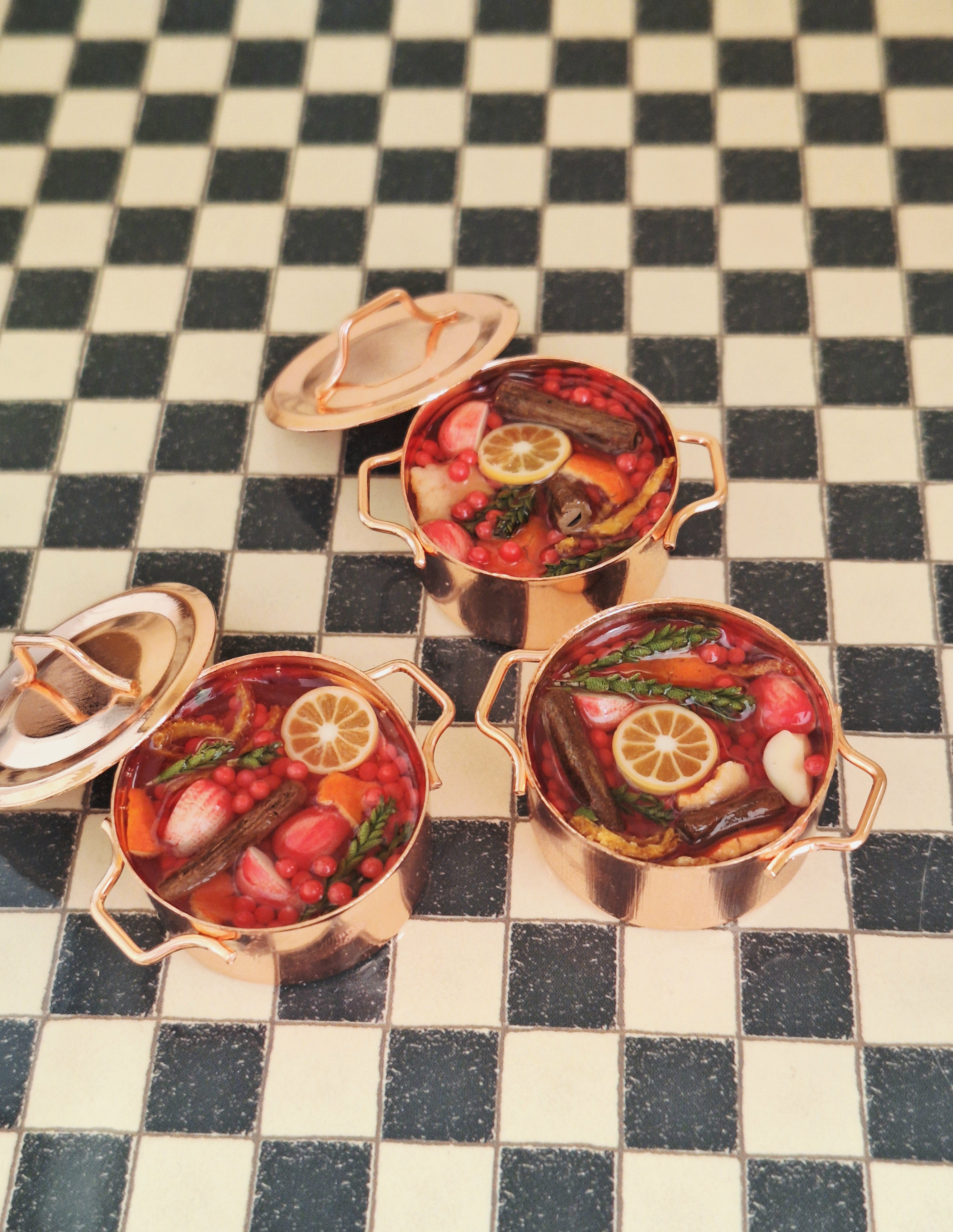 Christmas simmer pot 1:12 scale