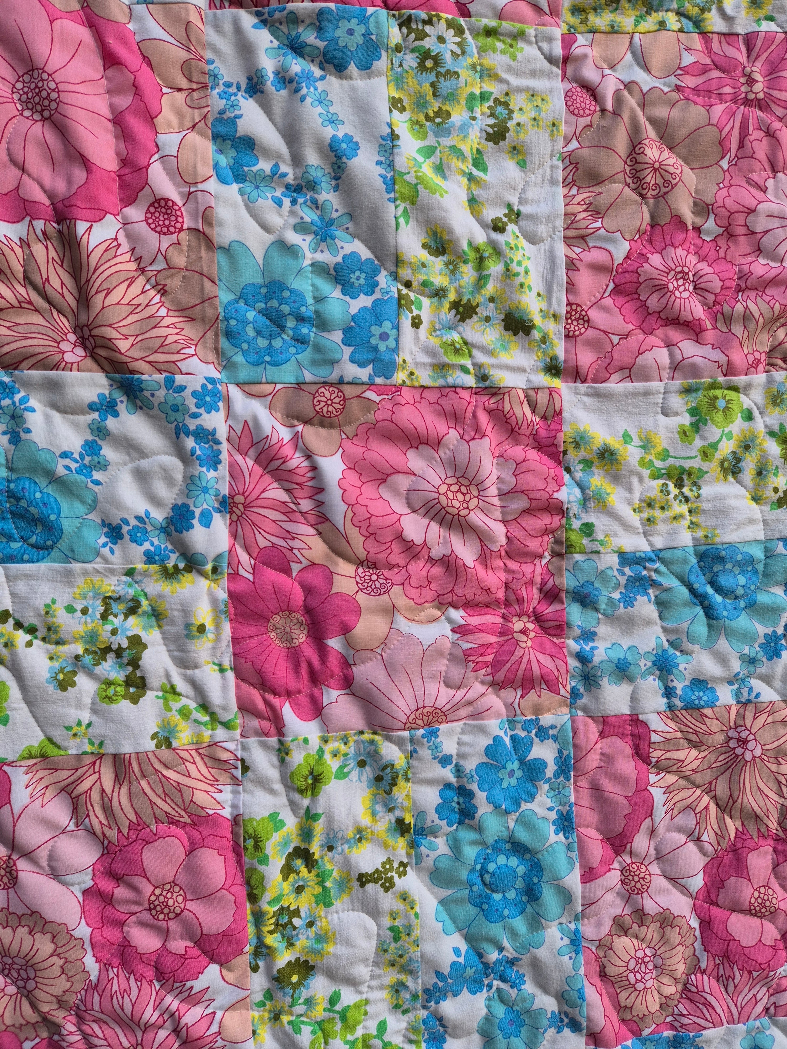 Vintage sheeting, Queen sized quilt