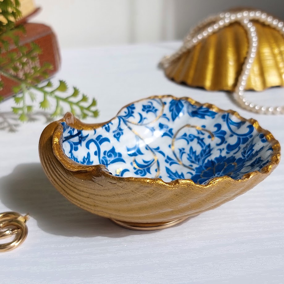 Shell Trinket Dish William Morris blue flowers design