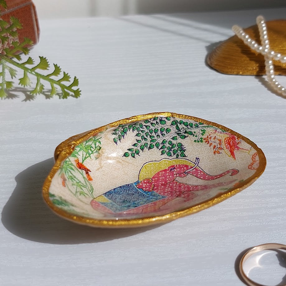 Real pipi shell little ring dish, exotic elephant
