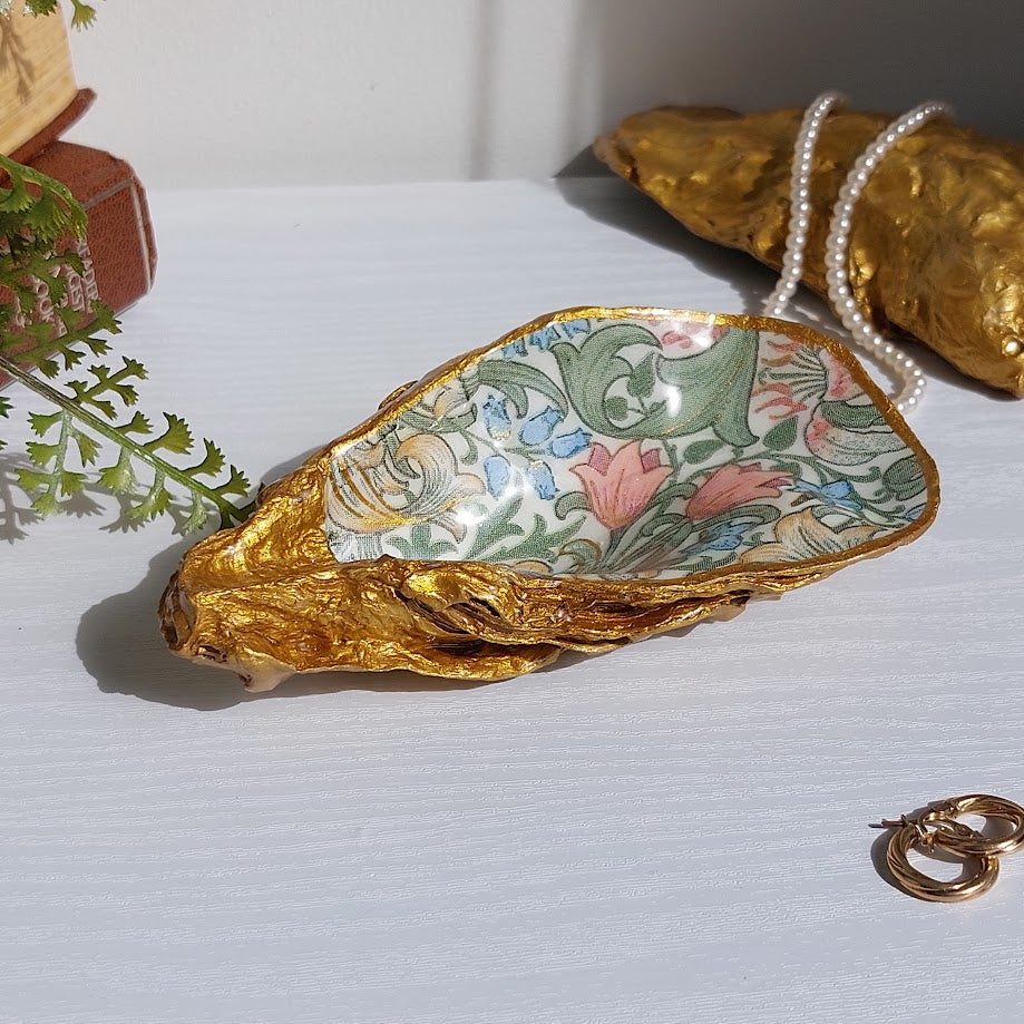 XL real oyster shell William Morris 'golden lily'