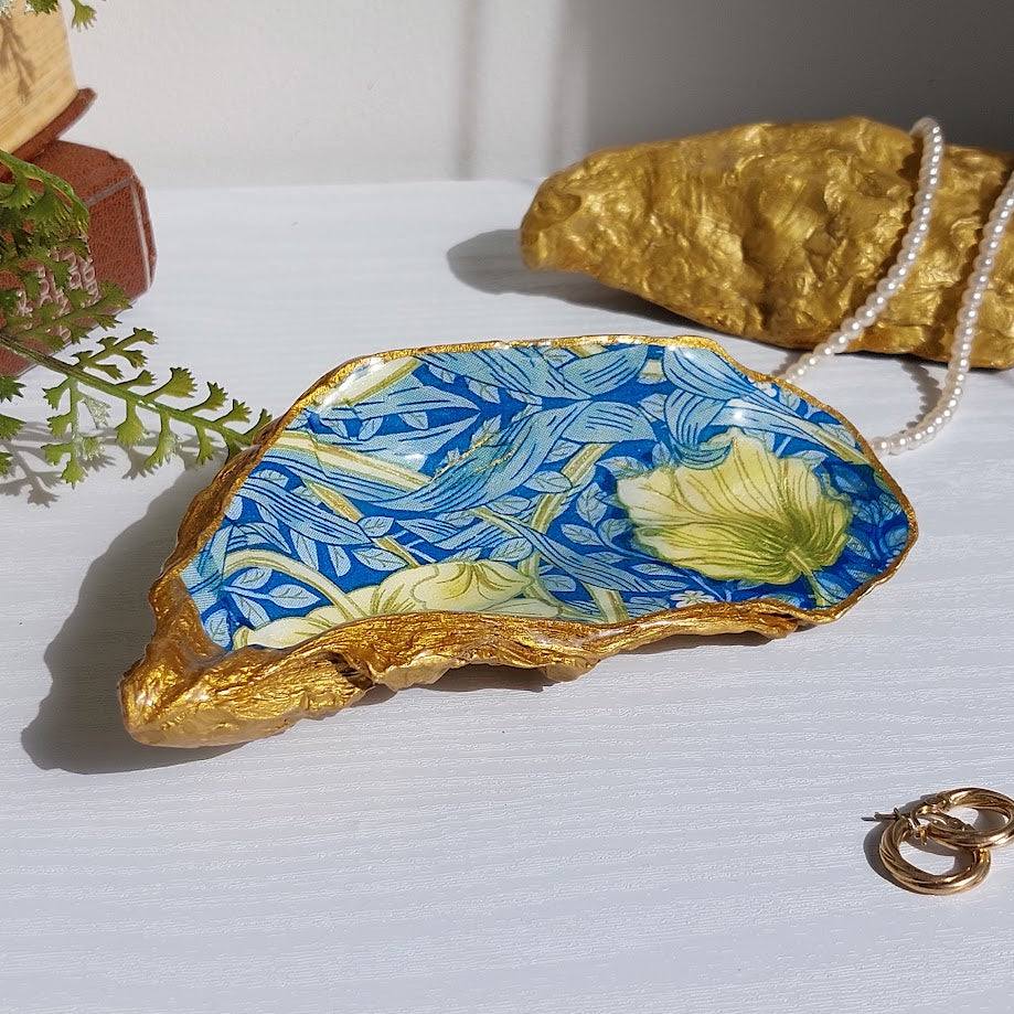 XL real oyster shell William Morris blue Pimpernel