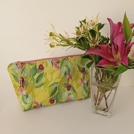 Australiana Toiletry Bag - XLarge - Padded