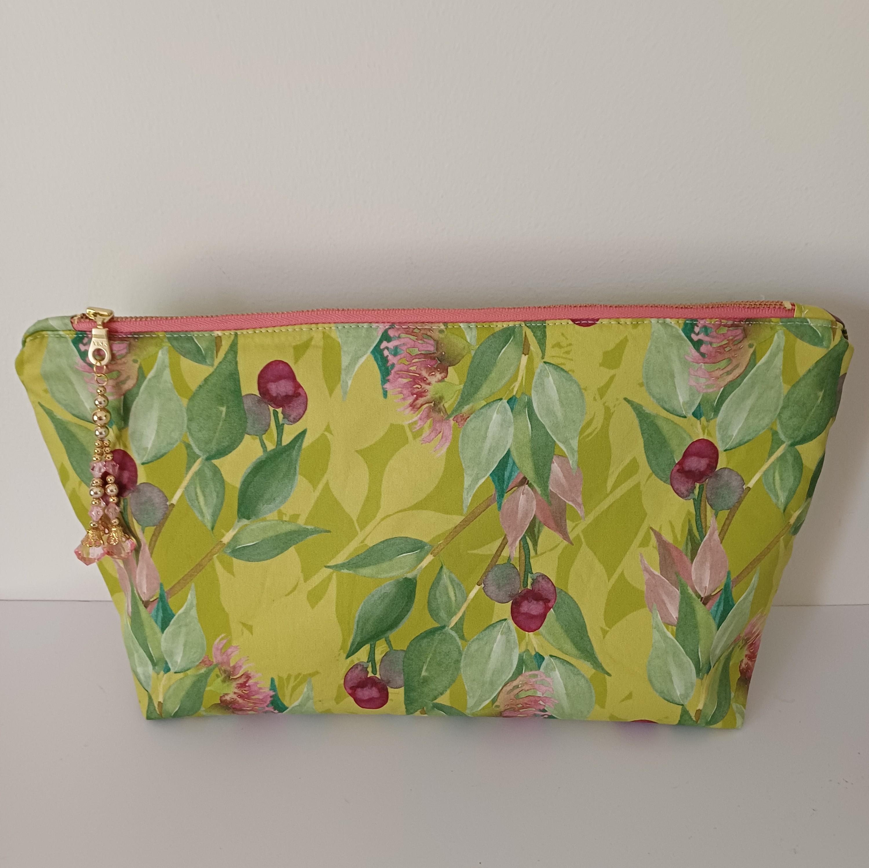 Australiana Toiletry Bag - XLarge - Padded