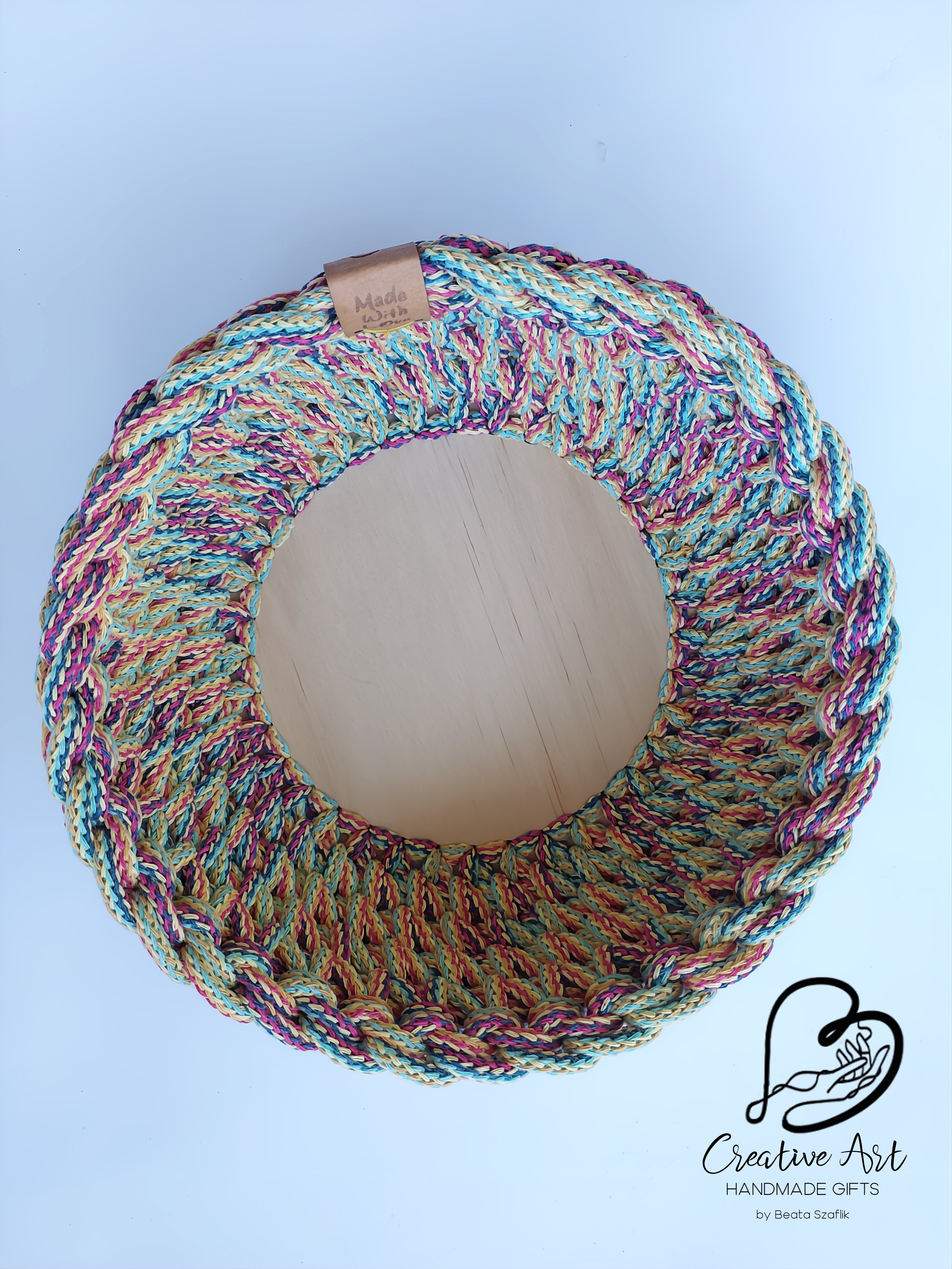 Medium size basket with wooden bottom