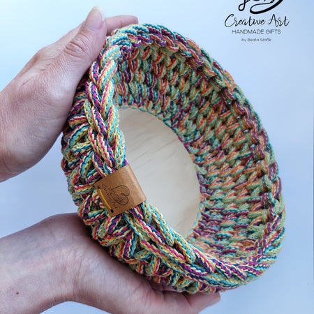 Medium size basket with wooden bottom