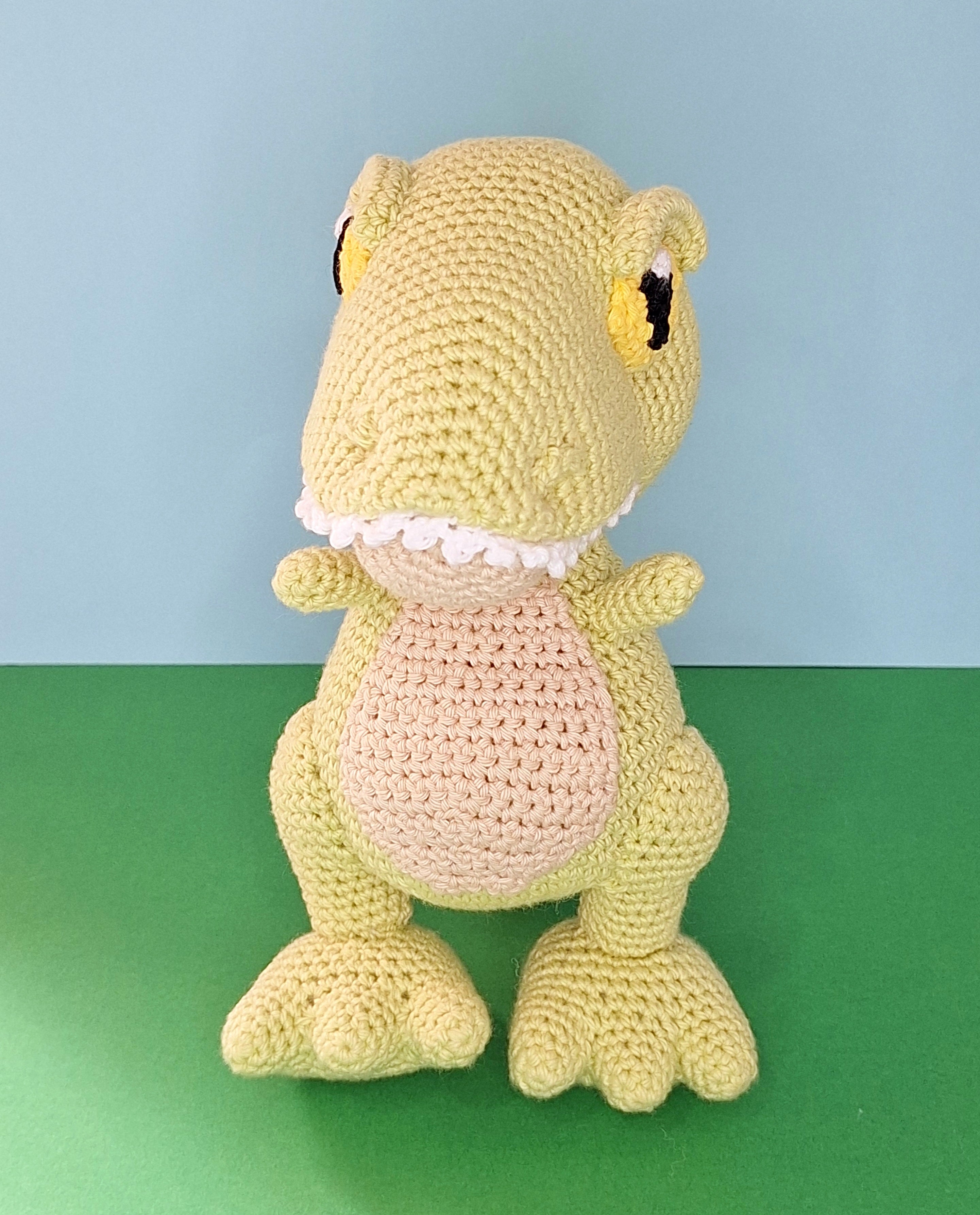 Crochet T-Rex Dinosaur Toy – Handmade Amigurumi Plush (23cm)
