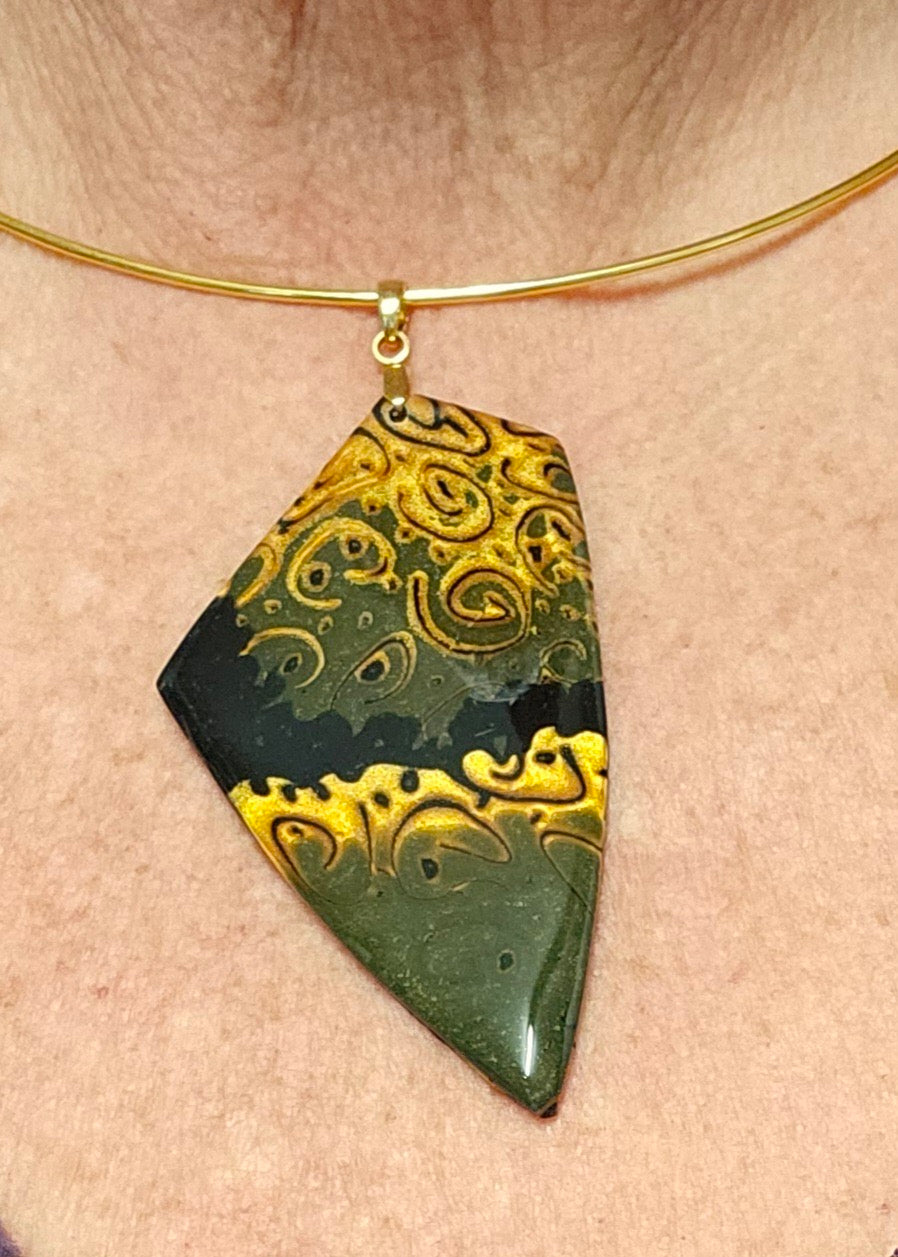 GOLDEN CURRENTS - POLYMER CLAY CHOKER PENDANT