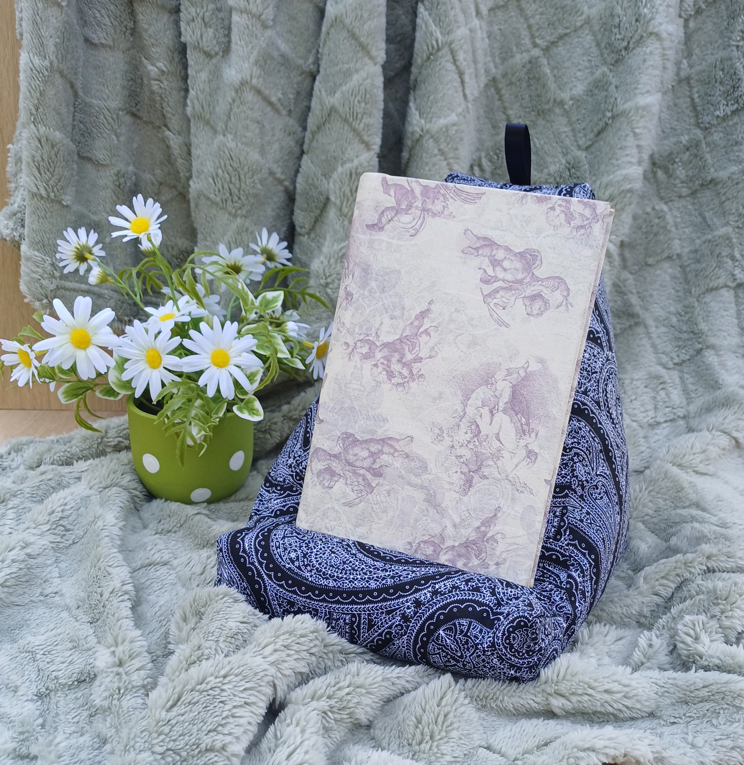 Paisley Design Pillow Stand to suit Book and Tablet