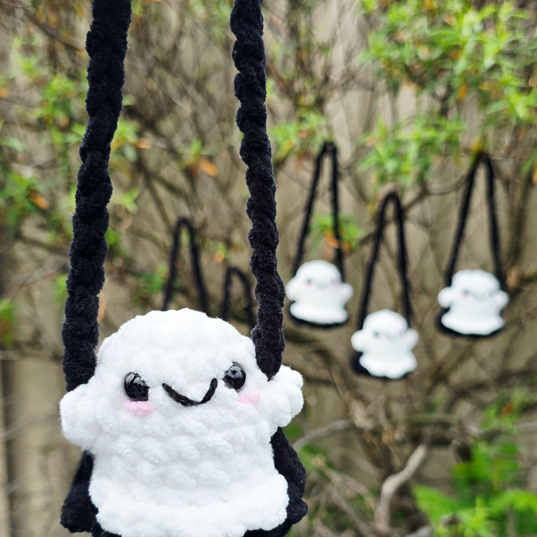 Crochet Swinging Ghost