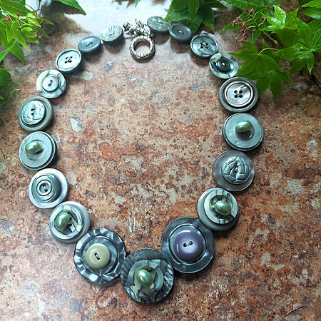 Handmade button necklace - Pearls and Oysters