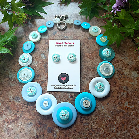 Blue button necklace and earrings - Blue Daisy