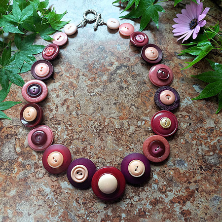 Button necklace - Burgundy Bliss