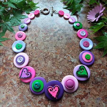 Button necklace - Queen of Hearts