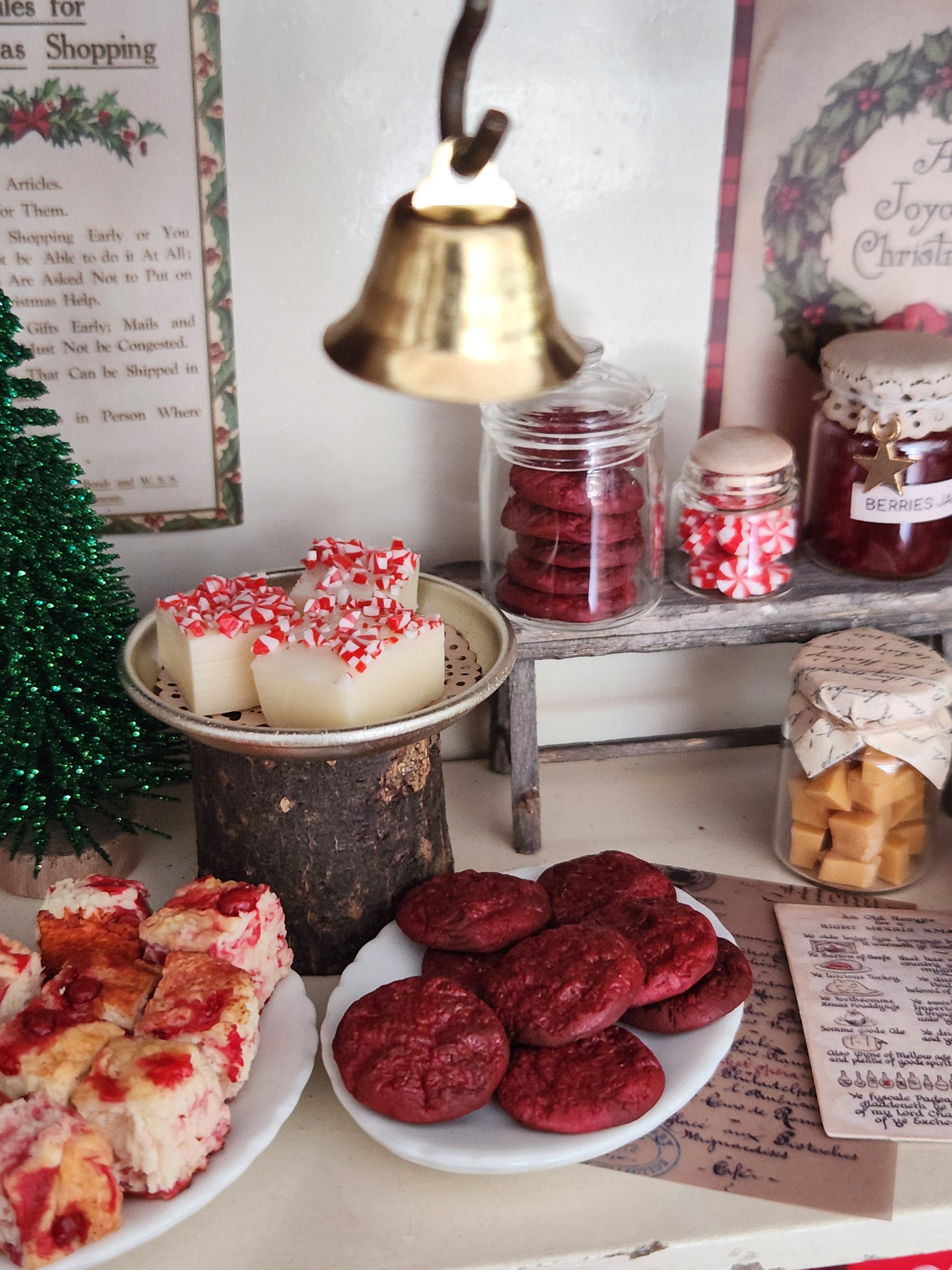 4 RED VELVET COOKIES - 2 options