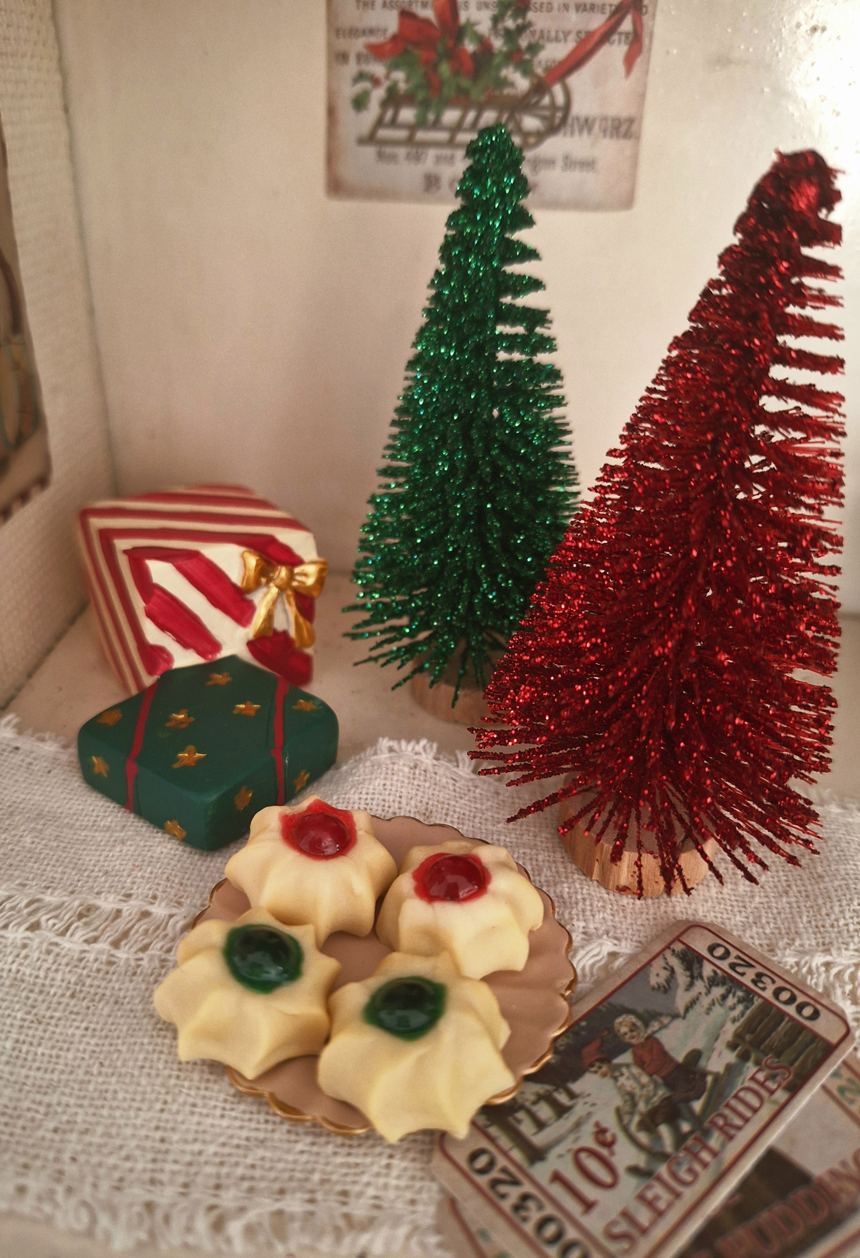 4 Old-fashioned candied cherry cookies