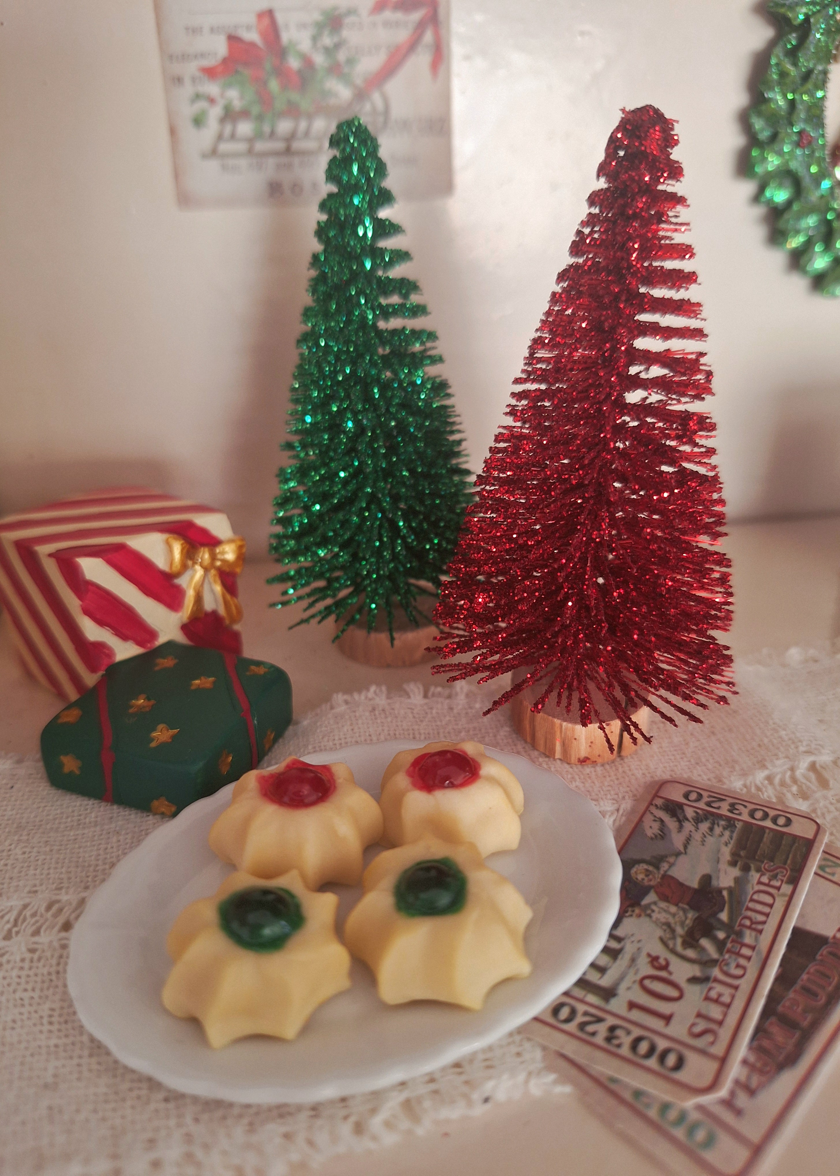 4 Old-fashioned candied cherry cookies
