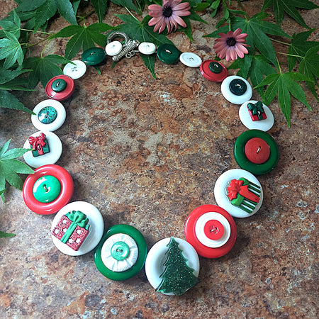 Trim the tree button necklace
