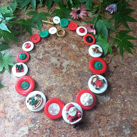 Button necklace - Santa's Toys