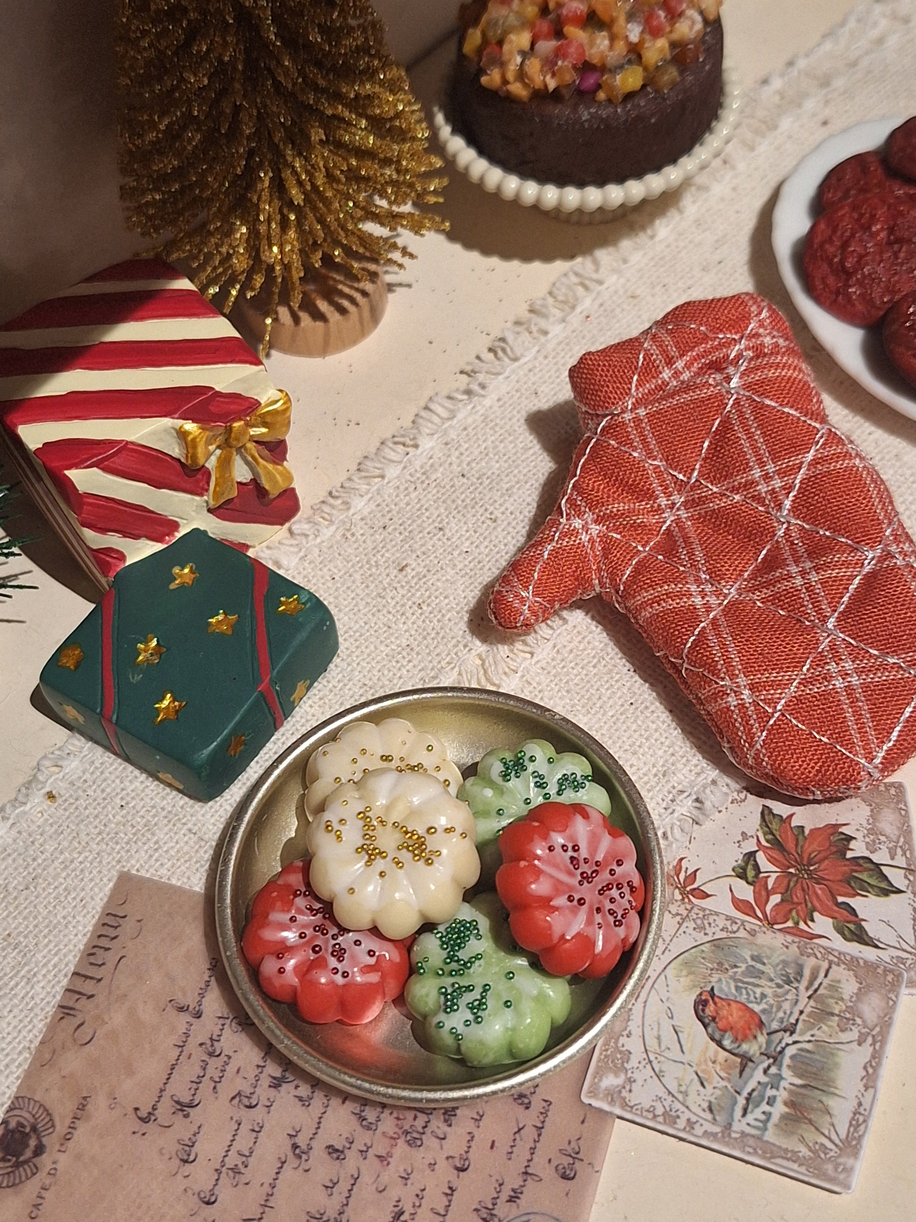 6 pcs Sprinkle Christmas cookies (with oven mitten)