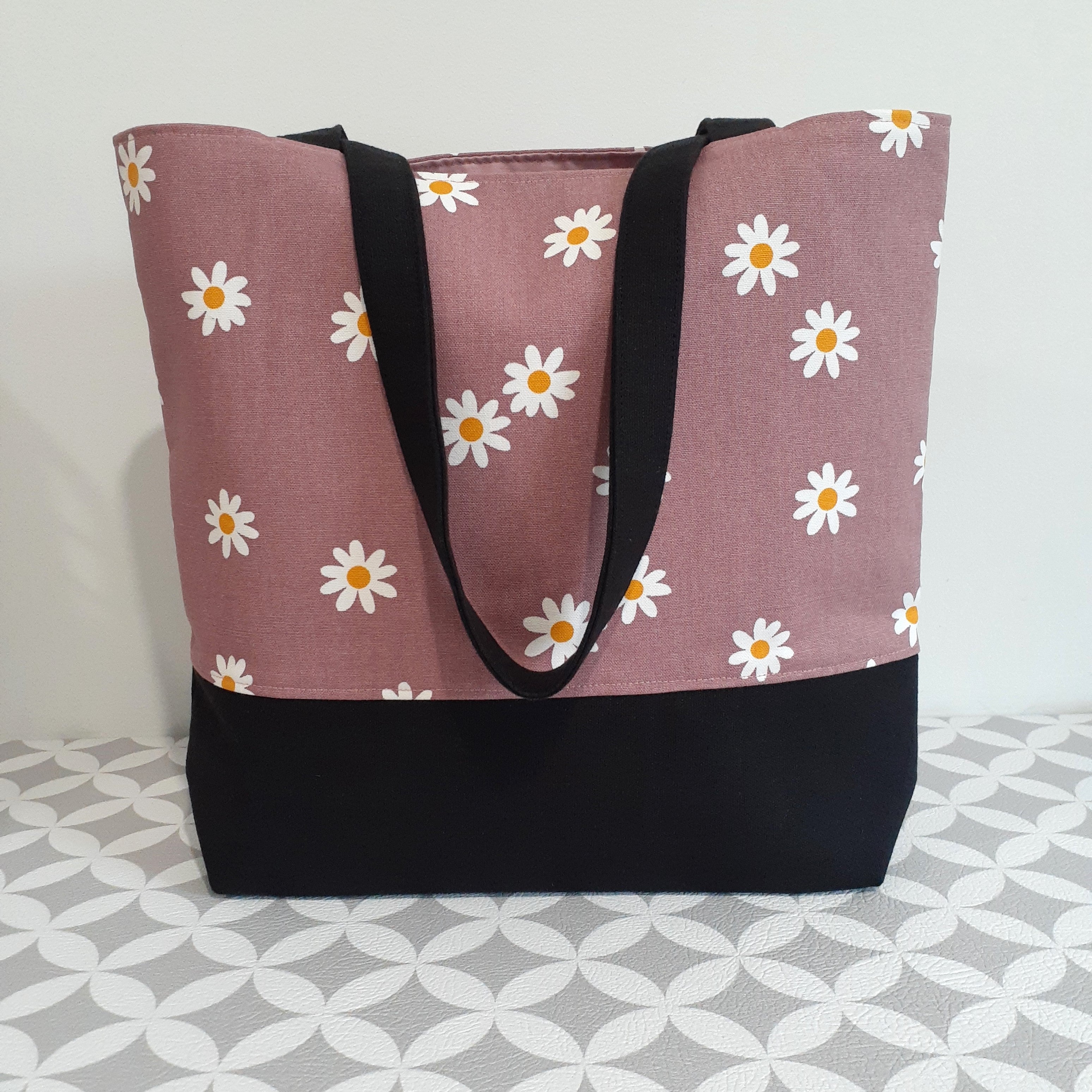Daisies on Pink – Medium Sized Tote Bag