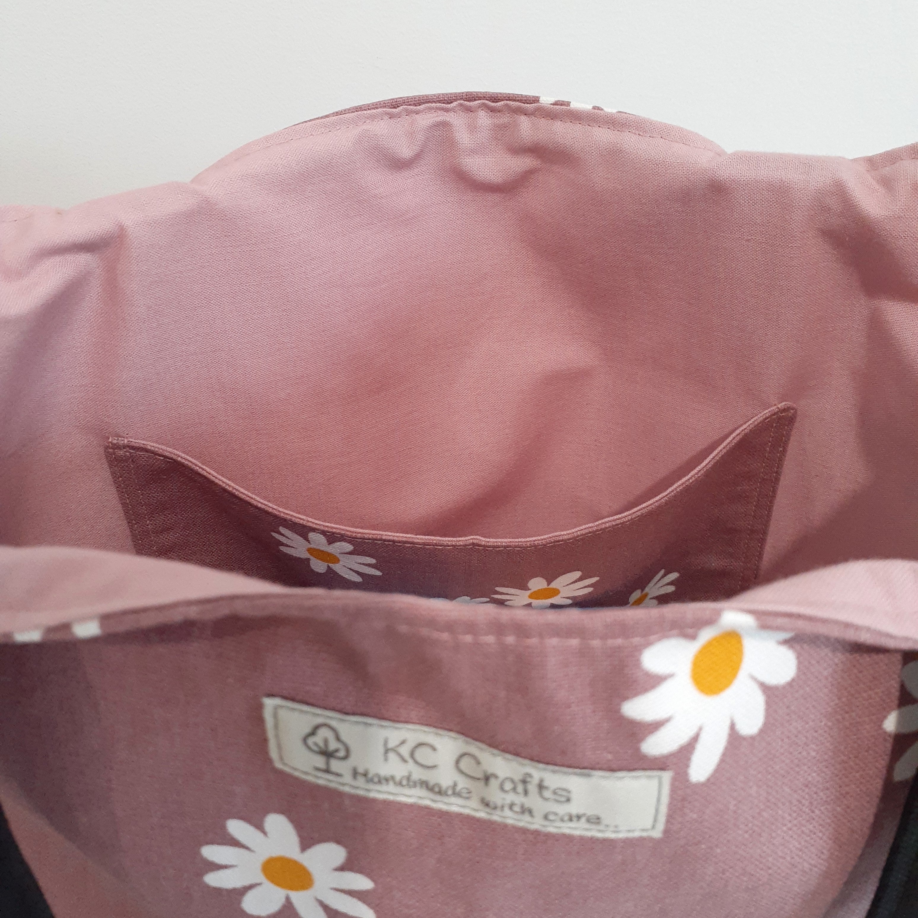 Daisies on Pink – Medium Sized Tote Bag