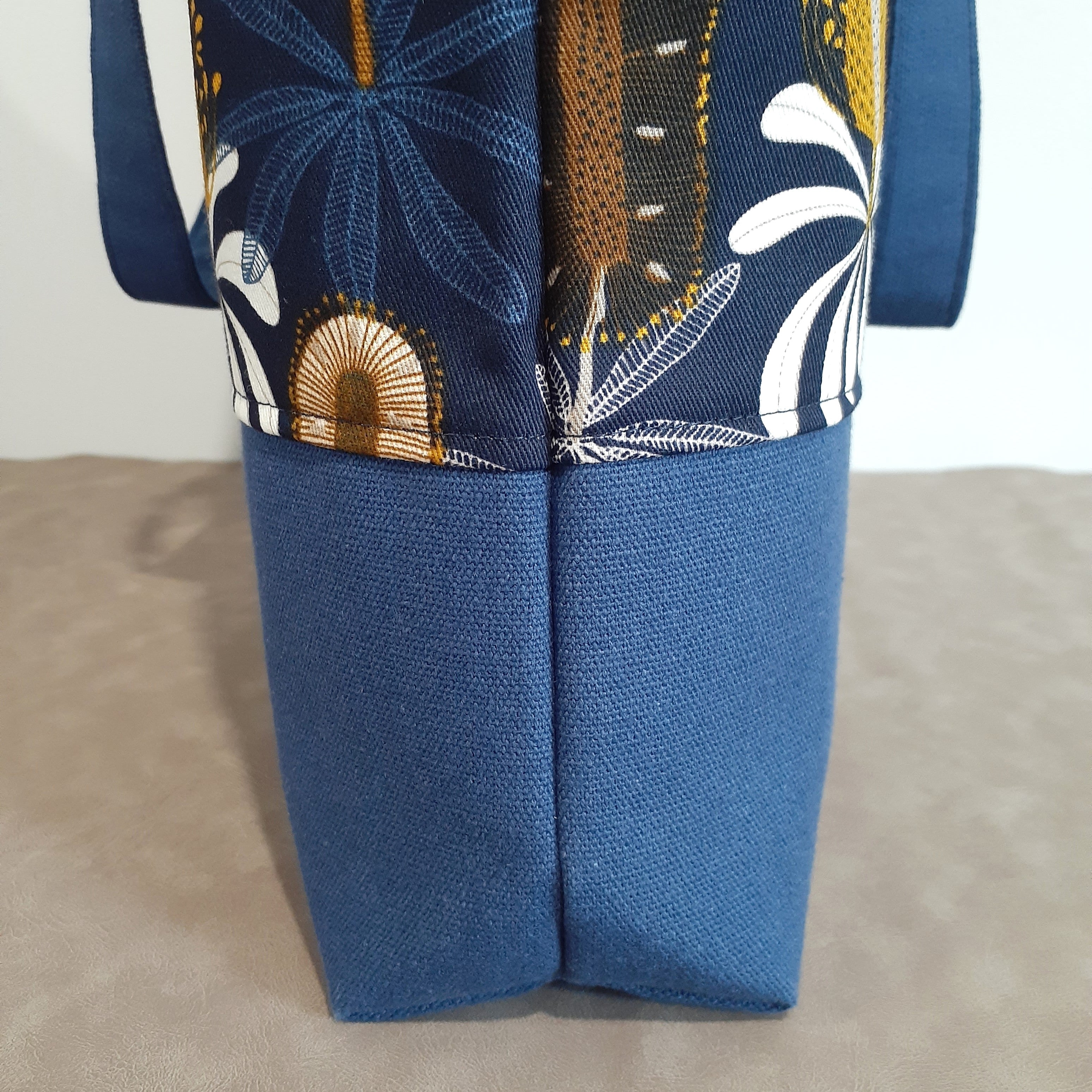 Banksia Blues – Medium Sized Tote Bag