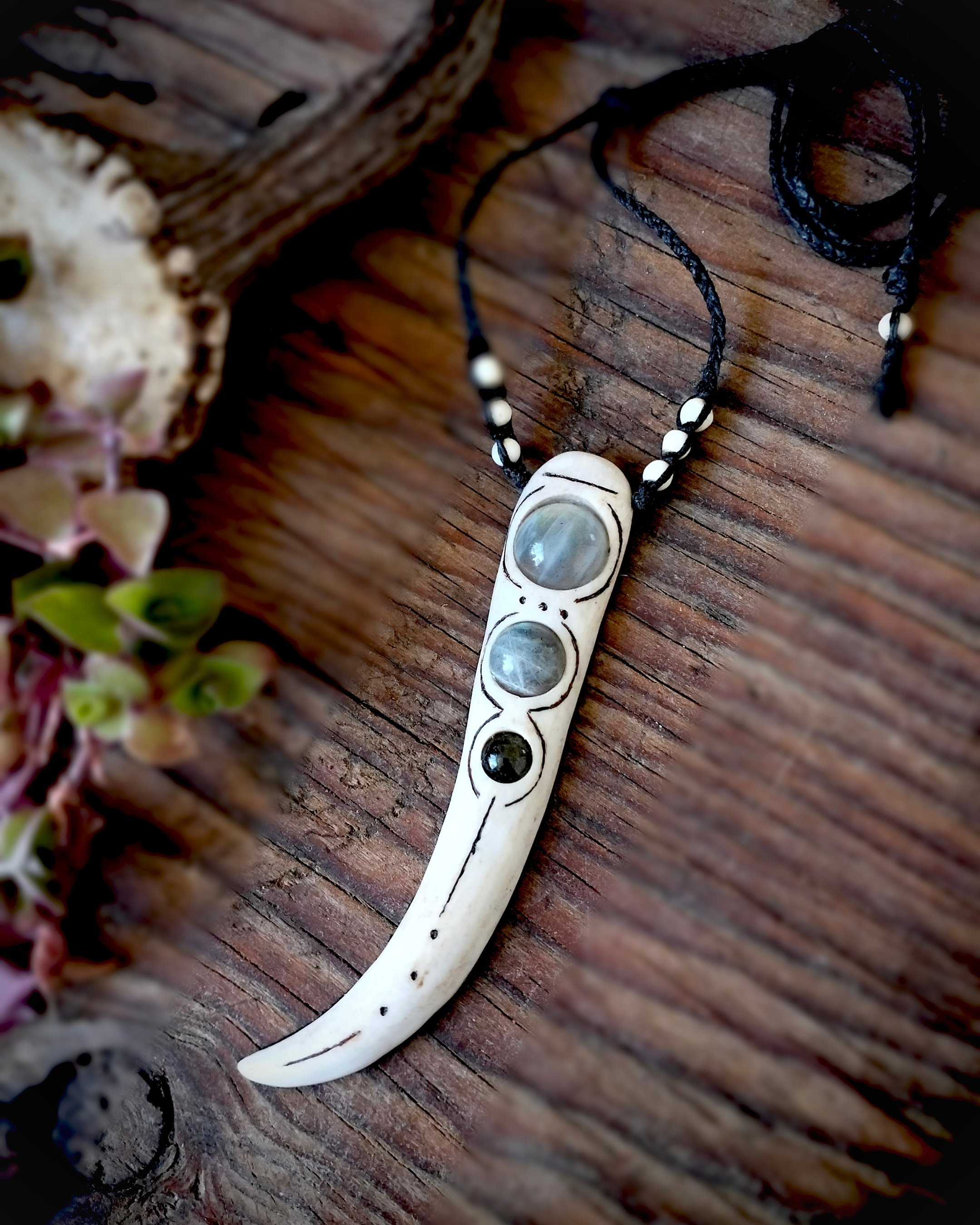 •| LABRADORITE | LABRADORITE | OBSIDIAN | DEER ANTLER |• NECKPIECE