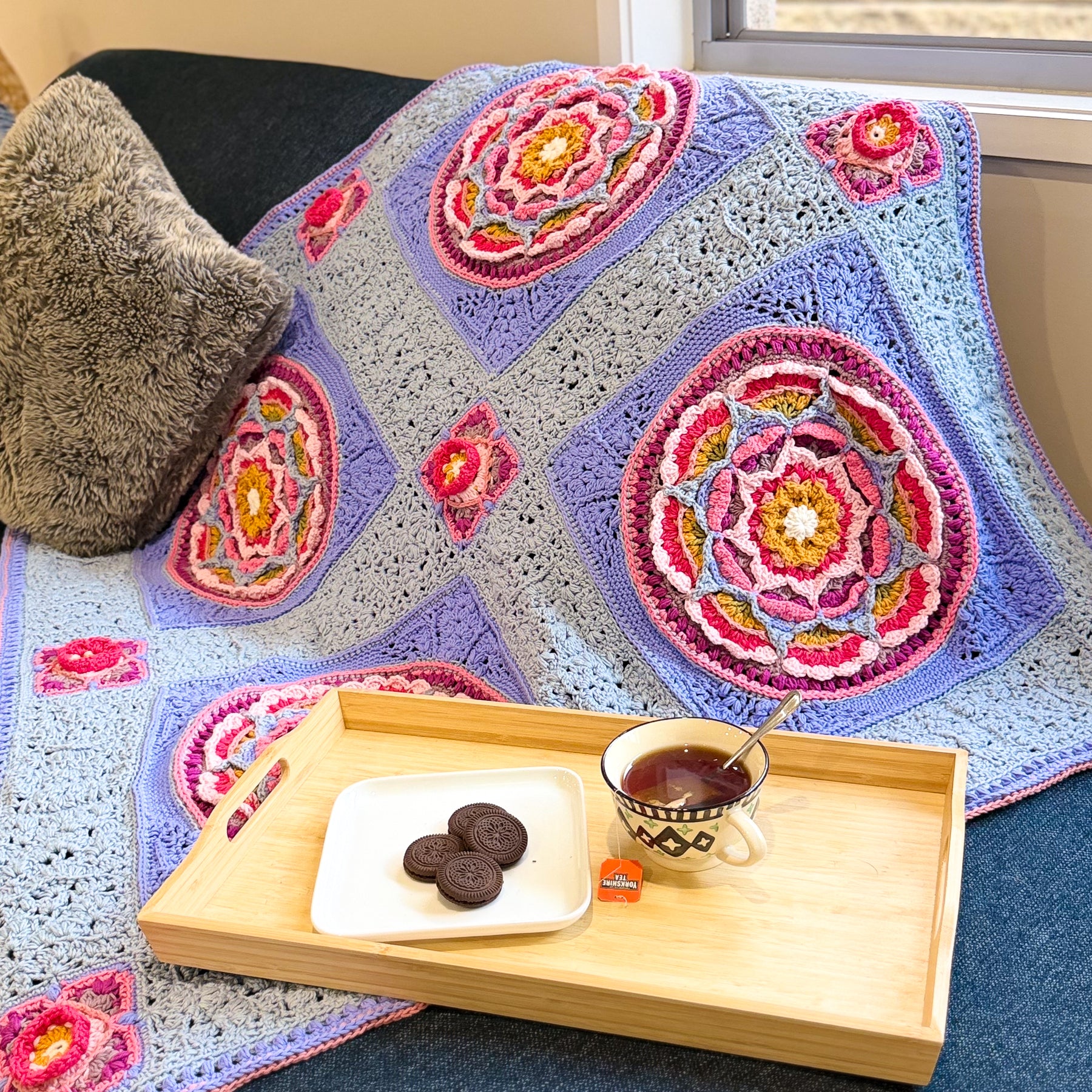 #100 Medium Size Blanket Main Colour Blue