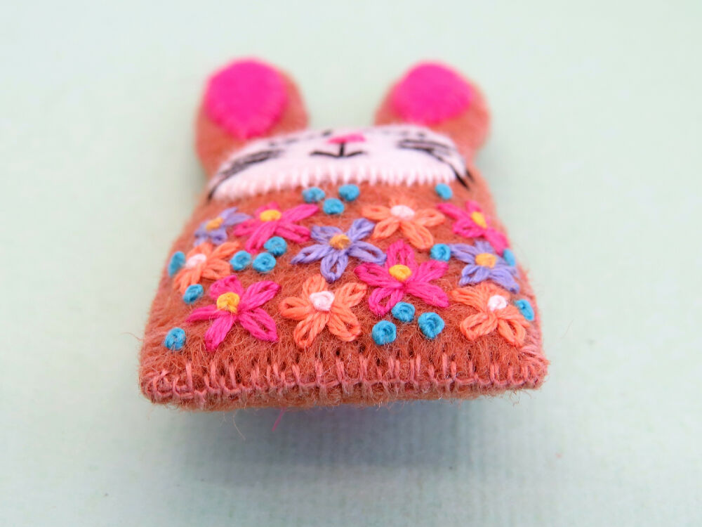 Rabbit Brooch _ Bunny Pin _ 12a