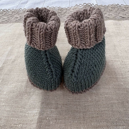 Hugg Style Booties - sole length 10cm