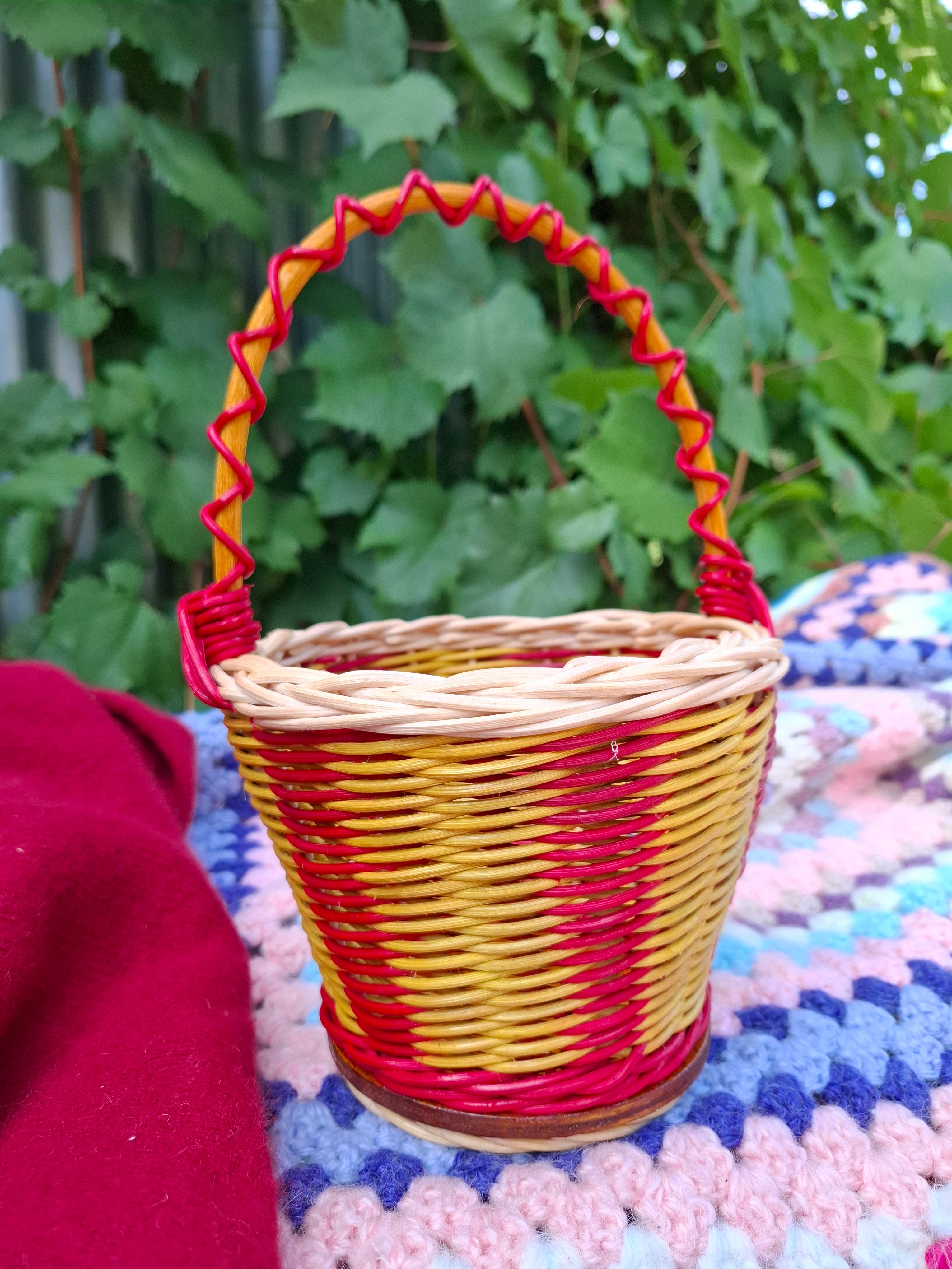 Basket children toys play gifts entertainment birthday easter