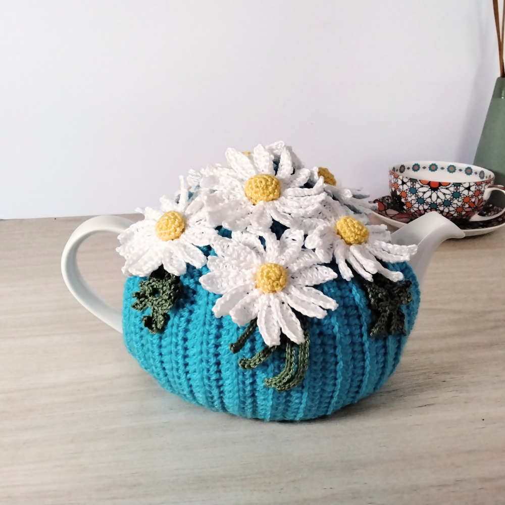 Daisies and ladybird-medium-teacosy-left-Australian-made-watch-the-birdy-crochet