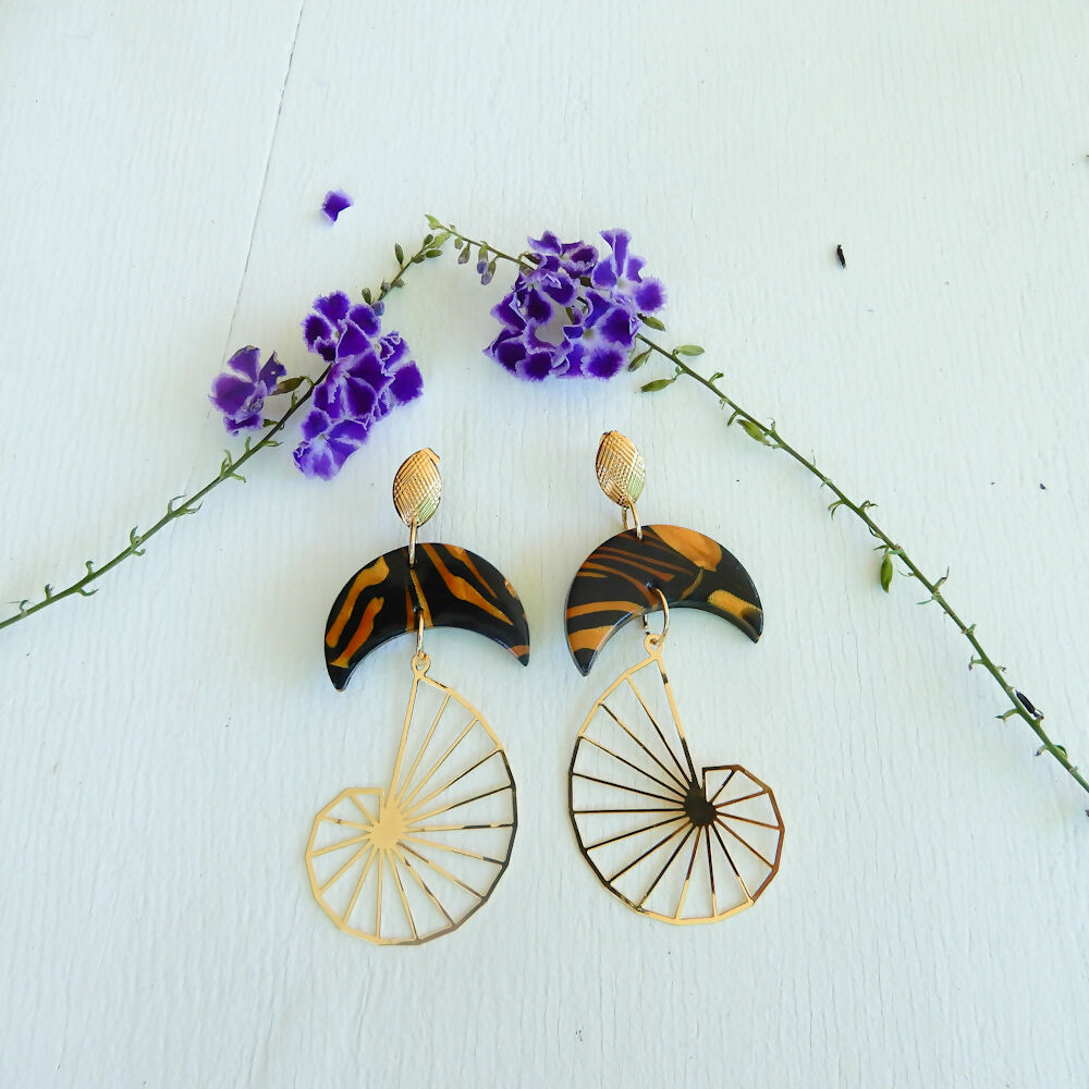 Black & Gold Polymer Clay Earrings "Moon Deco"