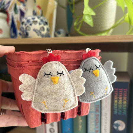 Little chick keychain, Chicken key ring, hen