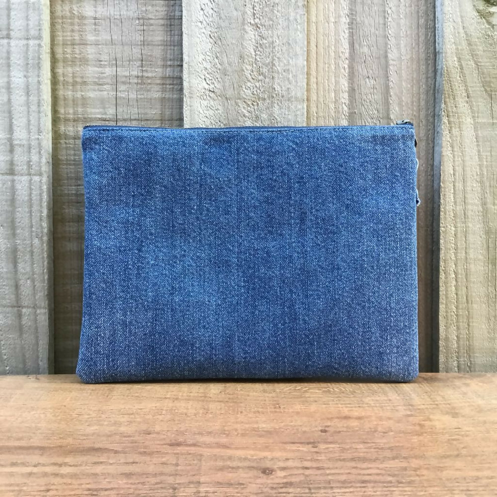 Upcycled-denim-pouch-09b