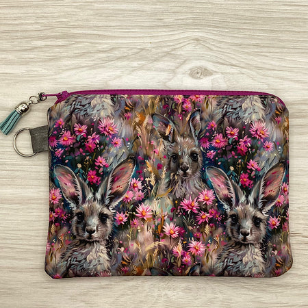 Kangaroos Zip Pouch (21cm x 16cm) Fully lined, lightly padded