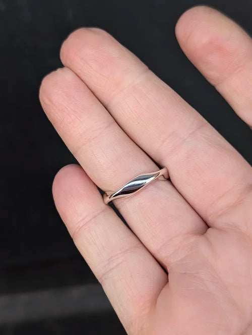 twisted ring highly polished