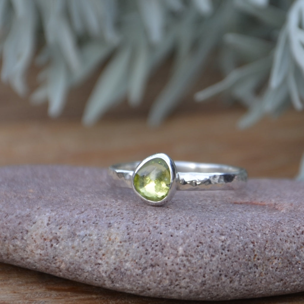 Peridot Hammered Silver Ring UK Size M