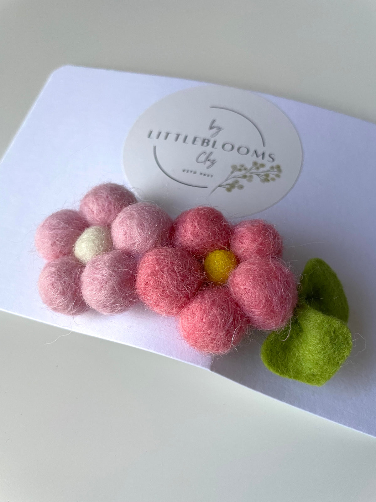 Pom Pom daisies barrette clip